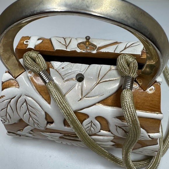 SOLD Timmy Woods Rare Hand Carved White Flower Purse Clutch Minaudiere Shoulder - Picture 5 of 16